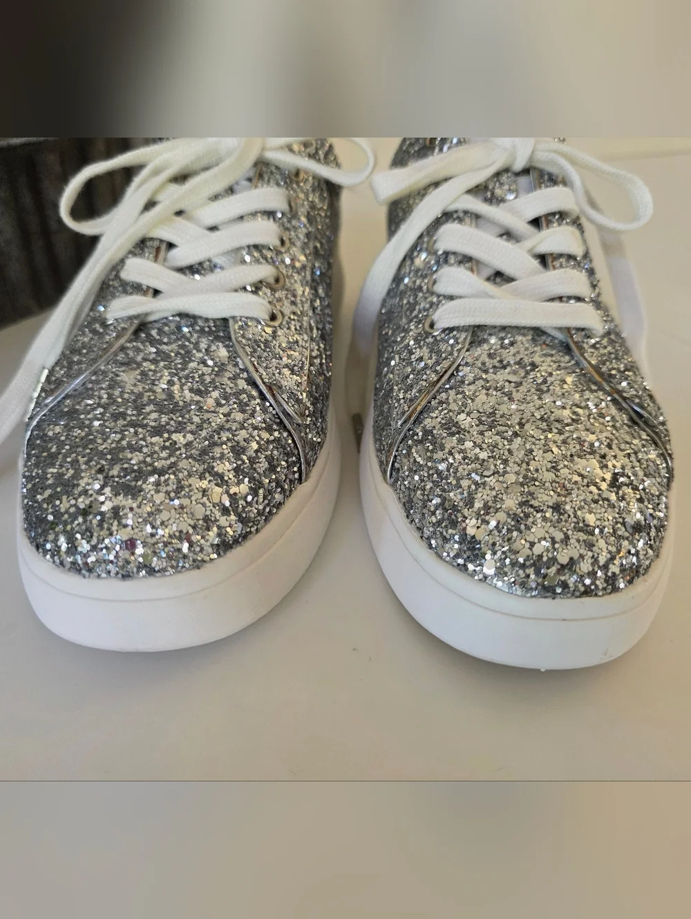 Kate Spade NY Lift Sneakers Silver Glitter Size 9 Sparkle Fashion Sneakers